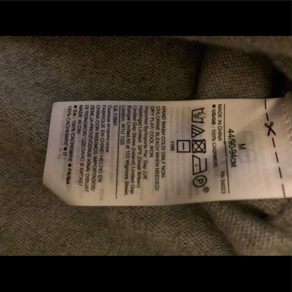 Sweater - Picture 5 of 5